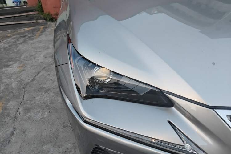 Used Lexus NX 2018 200 Front-Wheel-Drive Xingxing Edition China VI Standard Right Front Headlight