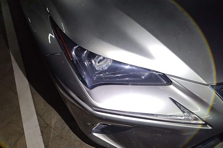 Used Lexus NX 2018 200 Front-Wheel-Drive Xingxing Edition China VI Standard Right Front Headlight
