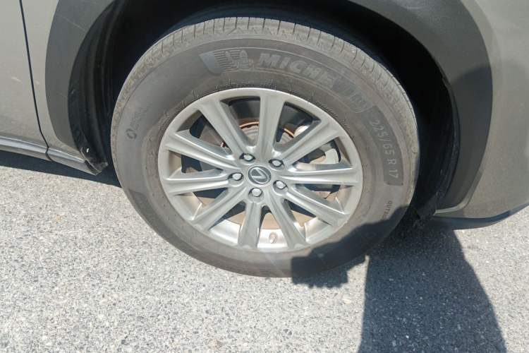Used Lexus NX 2018 200 Front-Wheel-Drive X-Trail Version China V Standard Right Front Wheel Hub