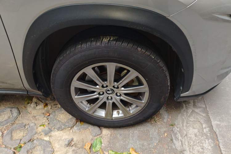 Used Lexus NX 2018 200 Front-Wheel-Drive Xingxing Edition China VI Standard Right Front Wheel Hub