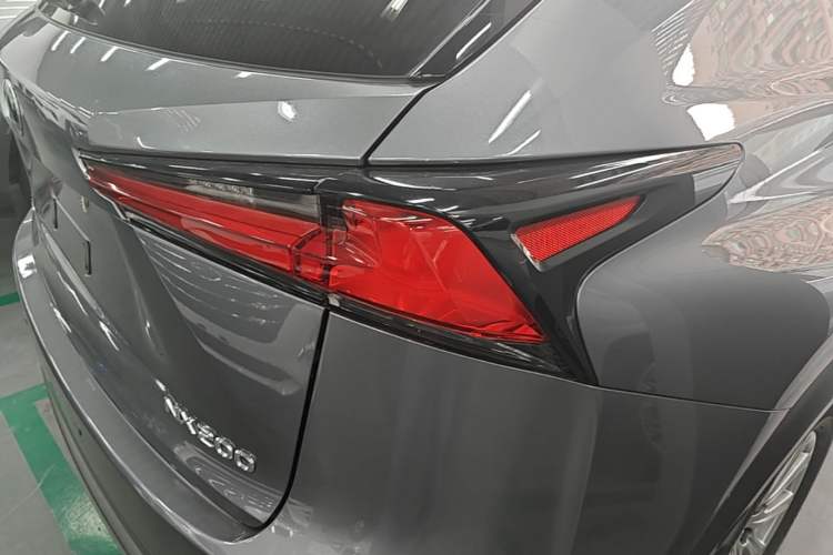 Used Lexus NX 2018 200 Front-Wheel-Drive Xingxing Edition China VI Standard Right Rear Taillight