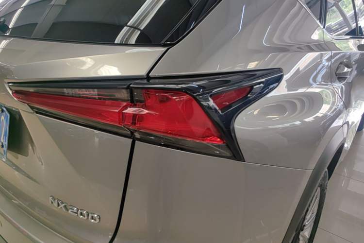 Used Lexus NX 2018 200 Front-Wheel-Drive Xingxing Edition China VI Standard Right Rear Taillight
