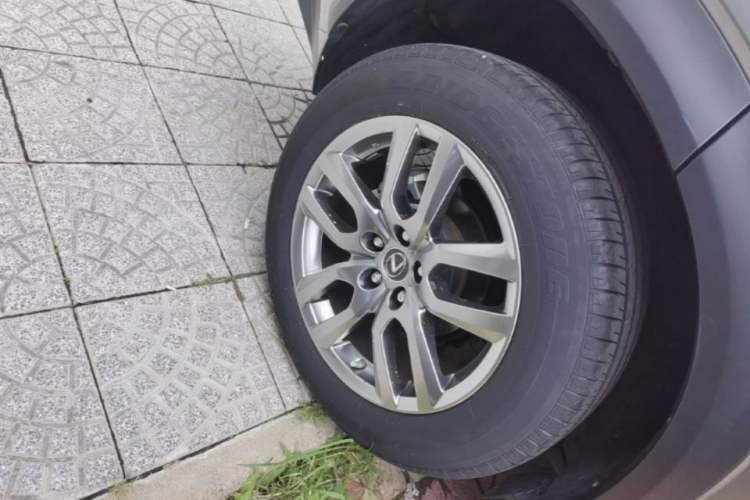 Used Lexus NX 2018 300 All-Wheel Drive Fēngshàng Edition Right Rear Wheel Hub