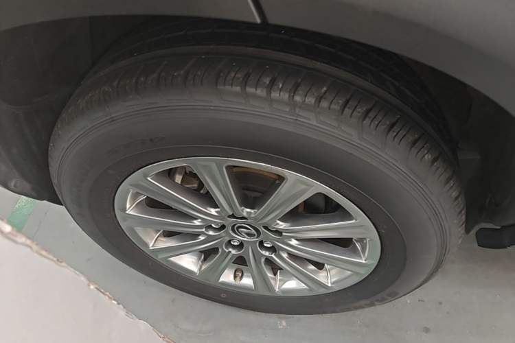 Used Lexus NX 2018 200 Front-Wheel-Drive Xingxing Edition China VI Standard Right Rear Wheel Hub