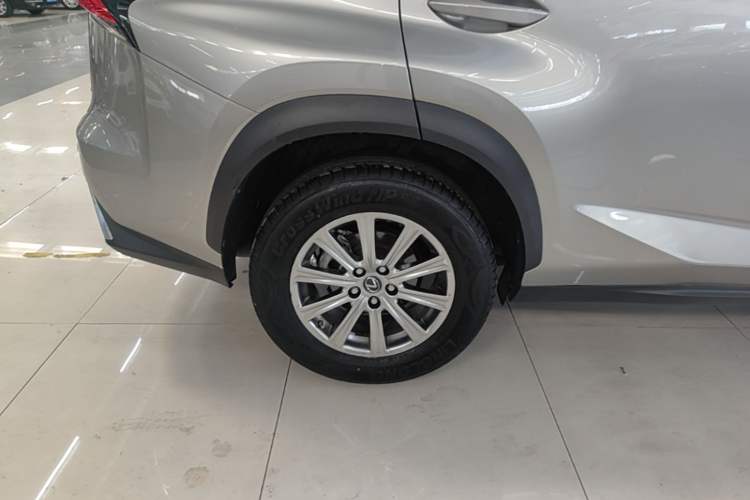 Used Lexus NX 2018 200 Front-Wheel-Drive Xingxing Edition China VI Standard Right Rear Wheel Hub