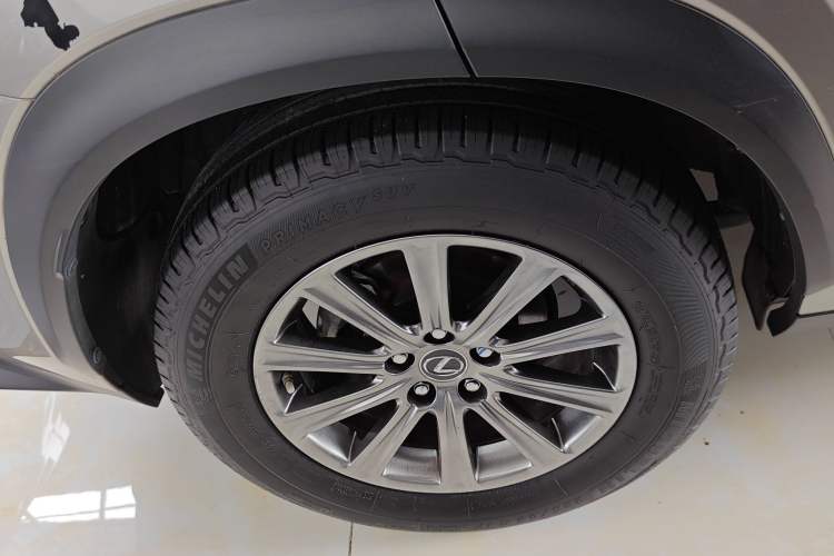 Used Lexus NX 2018 300 Front-Drive Freeline Edition Right Rear Wheel Hub