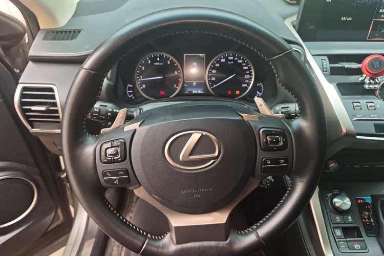 Used Lexus NX 2018 200 Front-Wheel-Drive Xingxing Edition China VI Standard Steering Wheel