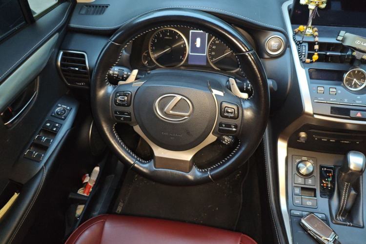 Used Lexus NX 2018 200 Front-Wheel-Drive Xingxing Edition China VI Standard Steering Wheel