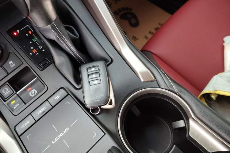 Used Lexus NX 2018 200 All-Wheel Drive FENGSHANG Version China VI Standard Vehicle Key