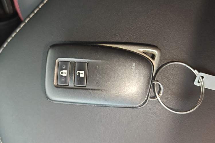 Used Lexus NX 2018 200 Front-Wheel-Drive Xingxing Edition China VI Standard Vehicle Key