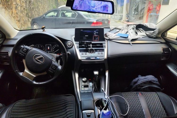 Used Lexus NX 2018 200 Front-Wheel-Drive X-Trail Version China V Standard Center Console