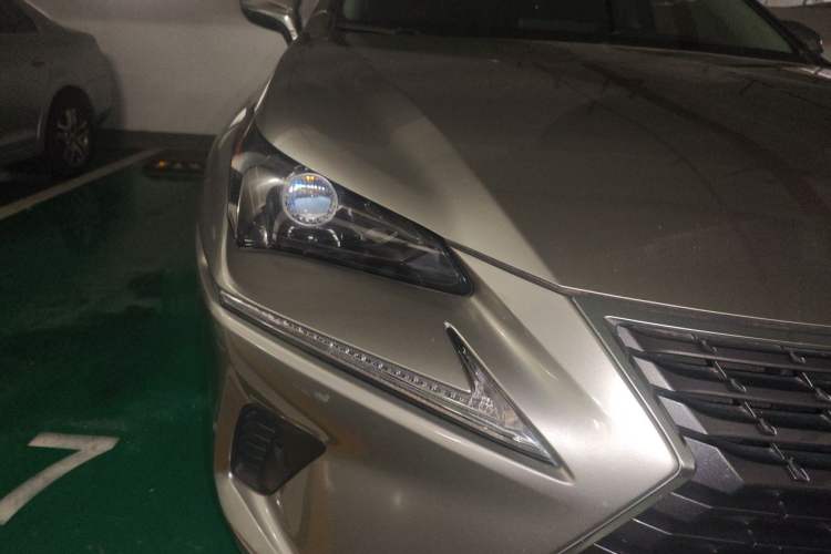 Used Lexus NX 2018 300 Front-Drive Freeline Edition Right Front Headlight