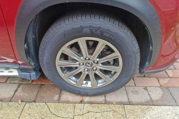 Used Lexus NX 2018 200 Front-Wheel-Drive X-Trail Version China V Standard Right Front Wheel Hub