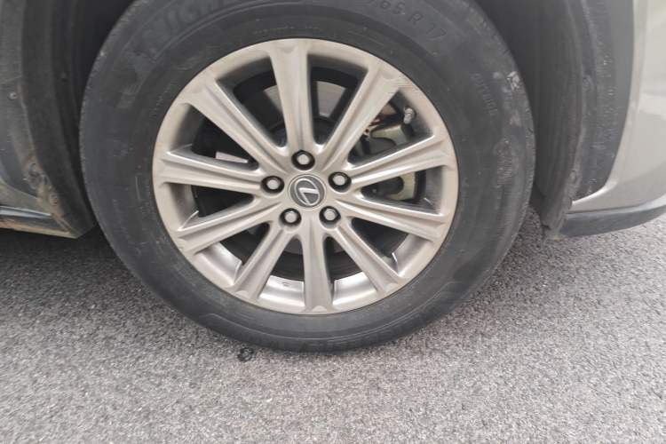 Used Lexus NX 2018 200 Front-Wheel-Drive X-Trail Version China V Standard Right Front Wheel Hub