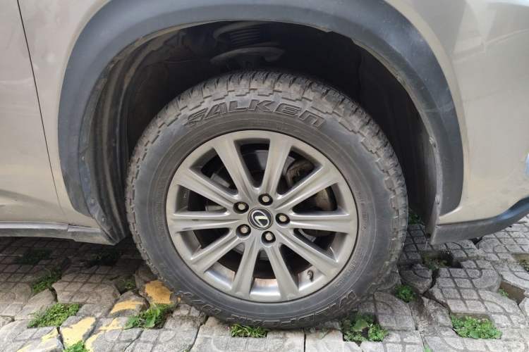 Used Lexus NX 2018 200 Front-Wheel-Drive X-Trail Version China V Standard Right Front Wheel Hub