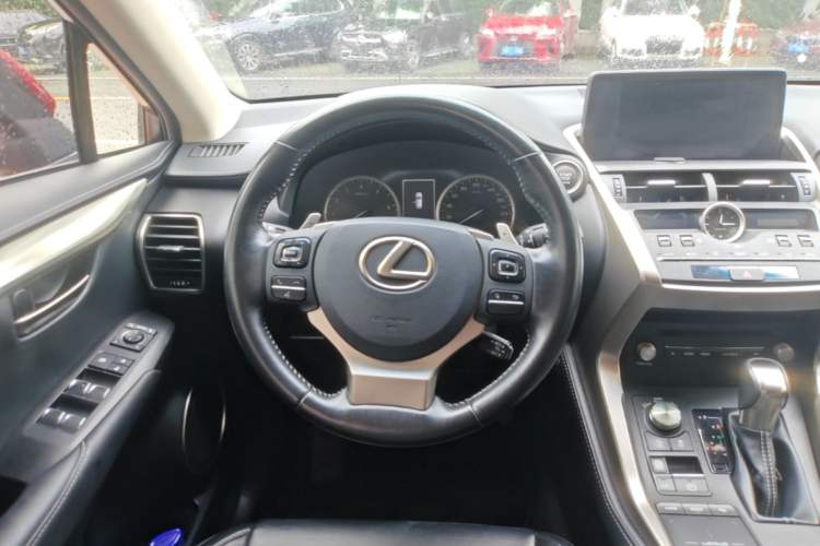 Used Lexus NX 2018 200 Front-Wheel-Drive X-Trail Version China V Standard Steering Wheel