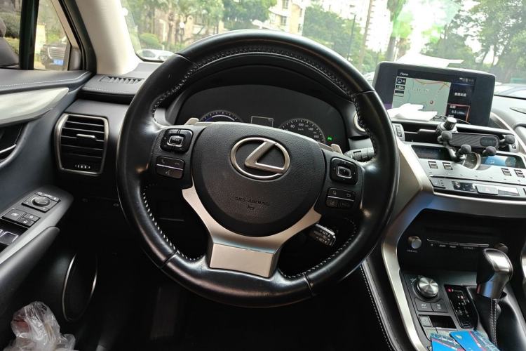 Used Lexus NX 2018 300h Front-Wheel-Drive FENGSHANG Version China V Emission Standard Steering Wheel