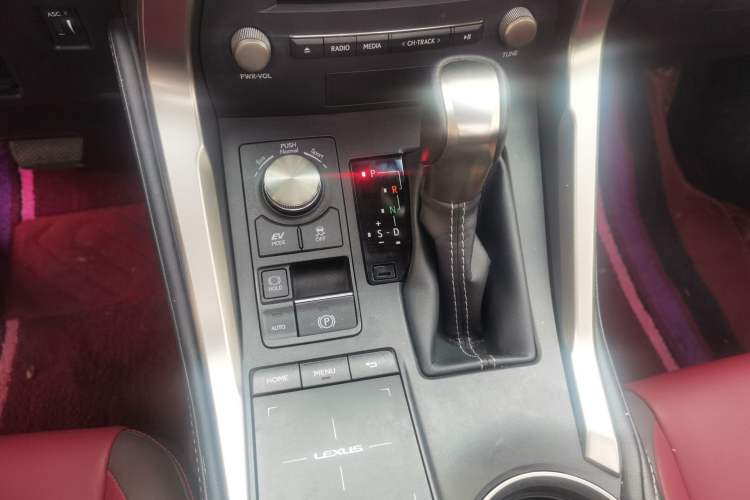 Used Lexus NX 2018 300h All-Wheel-Drive FENGZHI Edition China V Emission Standard Gear Lever