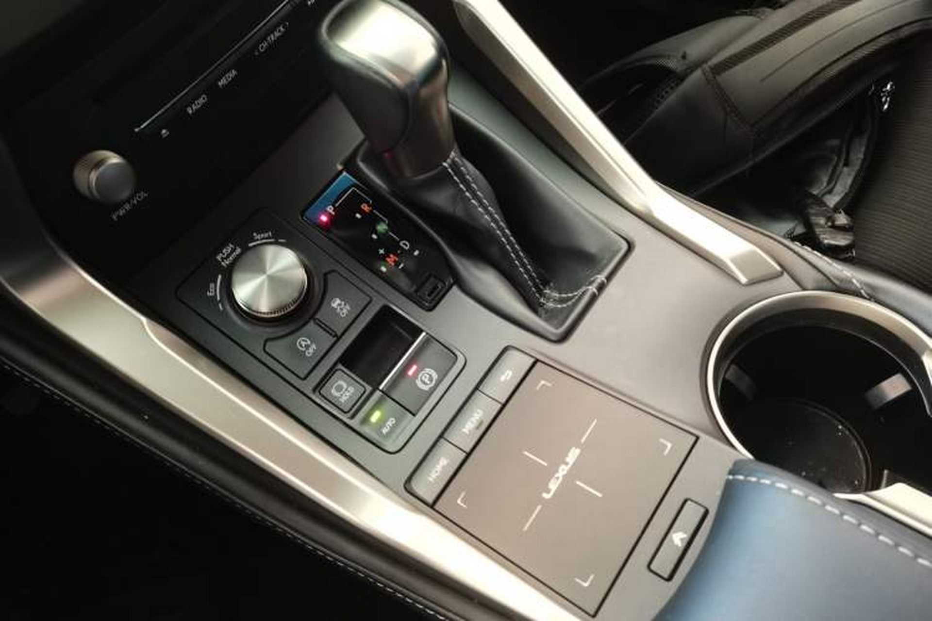 Used Lexus NX 2018 200 Front-Wheel-Drive X-Trail Version China V Standard Gear Lever