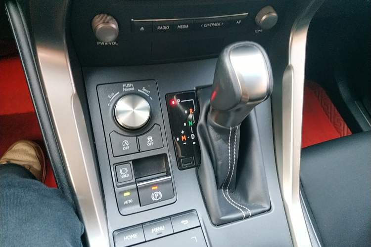 Used Lexus NX 2018 200 Front-Wheel-Drive X-Trail Version China V Standard Gear Lever