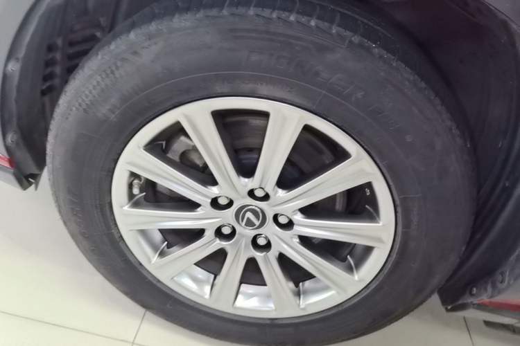 Used Lexus NX 2018 300h Front-Wheel-Drive FENGSHANG Version China V Emission Standard Left Front Wheel Hub