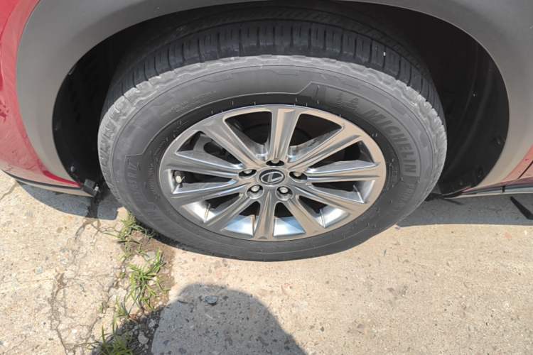 Used Lexus NX 2018 300 Front-Drive Freeline Edition Left Front Wheel Hub