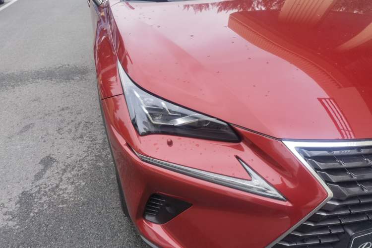 Used Lexus NX 2018 300h All-Wheel-Drive FENGZHI Edition China V Emission Standard Right Front Headlight