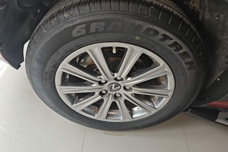 Used Lexus NX 2018 300 Front-Drive Freeline Edition Right Rear Wheel Hub