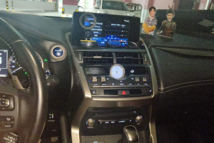 Used Lexus NX 2018 300h Front-Wheel-Drive FENGSHANG Version China V Emission Standard Audio And AC Panel