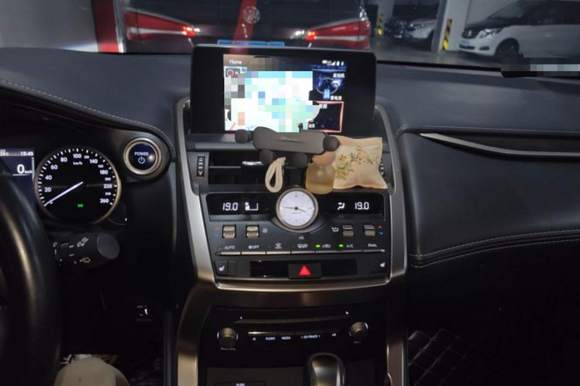 Used Lexus NX 2018 300h All-Wheel-Drive FENGZHI Edition China V Emission Standard Audio And AC Panel