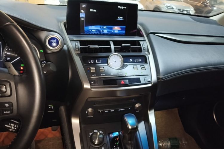 Used Lexus NX 2018 300h Front-Wheel-Drive FENGSHANG Version China V Emission Standard Audio And AC Panel