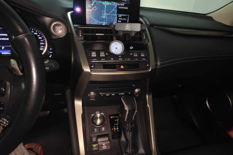 Used Lexus NX 2018 200 All-Wheel Drive FENGSHANG Version China VI Standard Audio And AC Panel