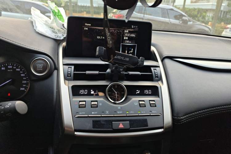 Used Lexus NX 2018 200 Front-Wheel-Drive X-Trail Version China V Standard Audio And AC Panel