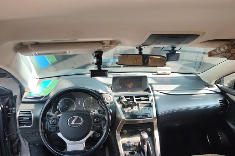 Used Lexus NX 2018 300 Front-Drive Freeline Edition Center Console