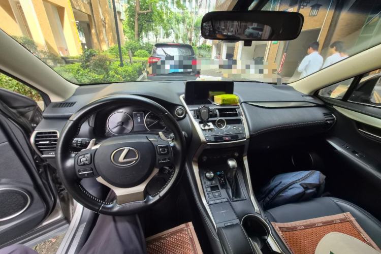 Used Lexus NX 2018 300 Front-Drive Freeline Edition Center Console