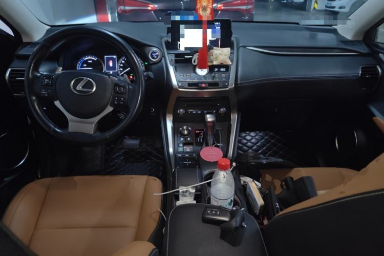 Used Lexus NX 2018 300h All-Wheel-Drive FENGZHI Edition China V Emission Standard Center Console