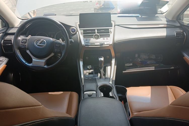 Used Lexus NX 2018 300h Front-Wheel-Drive FENGSHANG Version China V Emission Standard Center Console
