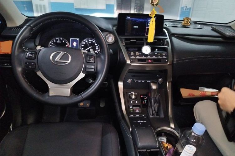 Used Lexus NX 2018 300 Front-Drive Freeline Edition Center Console