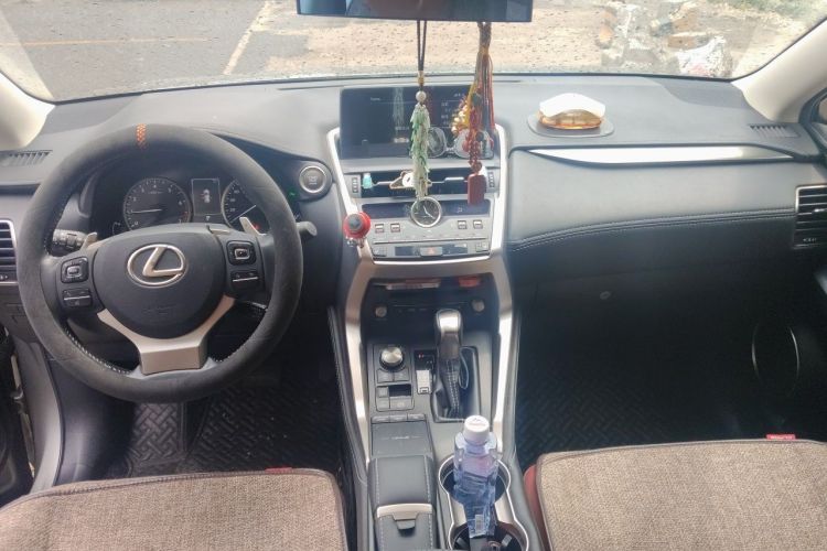 Used Lexus NX 2018 300 Front-Drive Freeline Edition Center Console