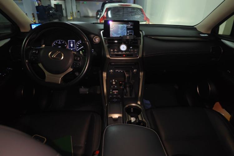 Used Lexus NX 2018 200 All-Wheel Drive FENGSHANG Version China VI Standard Center Console