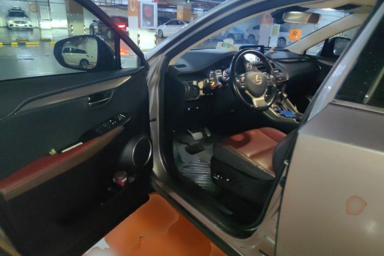 Used Lexus NX 2018 300h Front-Wheel-Drive FENGSHANG Version China V Emission Standard Driver Seat