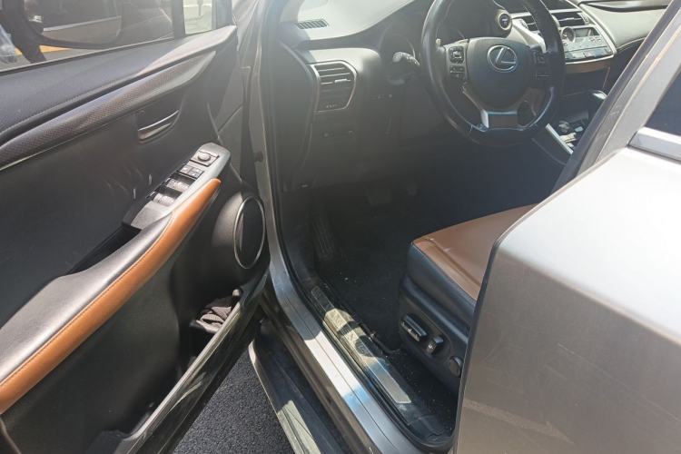 Used Lexus NX 2018 300h Front-Wheel-Drive FENGSHANG Version China V Emission Standard Driver Seat