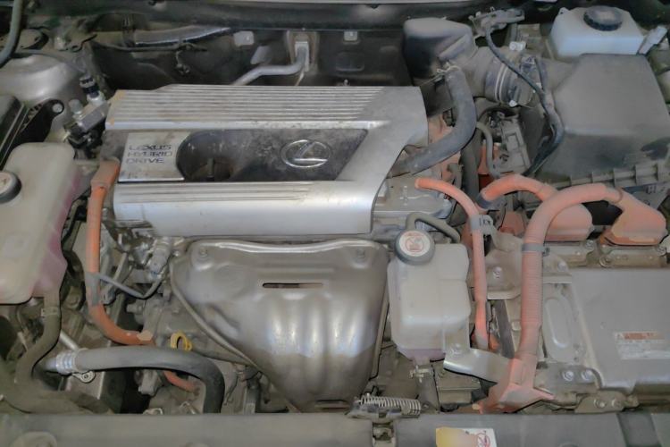 Used Lexus NX 2018 300h Front-Wheel-Drive FENGSHANG Version China V Emission Standard Engine Bay