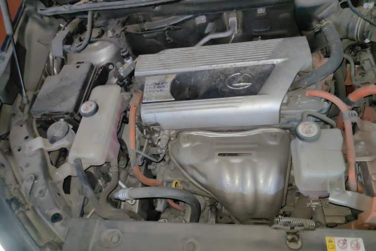 Used Lexus NX 2018 300h Front-Wheel-Drive FENGSHANG Version China V Emission Standard Engine Bay Right