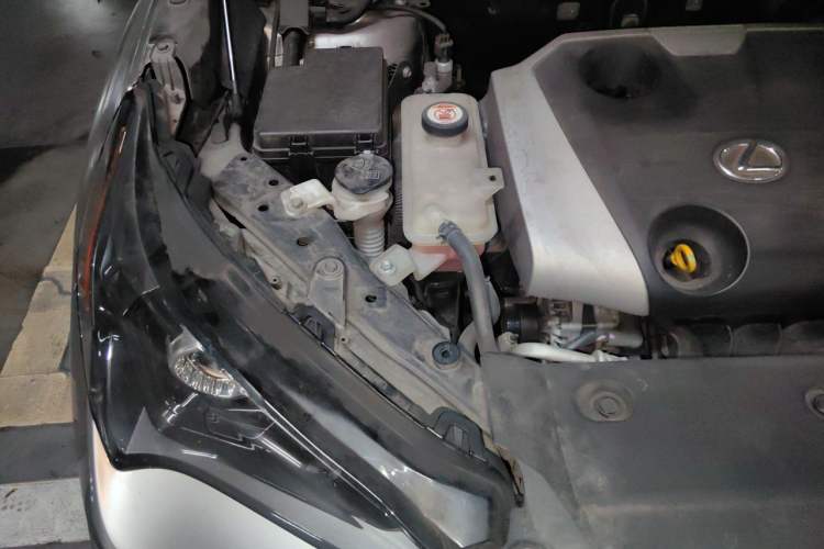 Used Lexus NX 2018 200 Front-Wheel-Drive X-Trail Version China V Standard Engine Bay Right