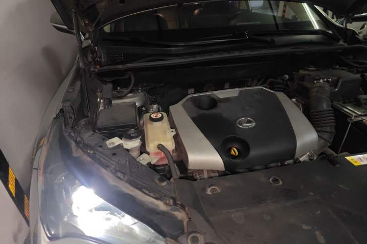 Used Lexus NX 2018 200 All-Wheel Drive FENGSHANG Version China VI Standard Engine Bay Right