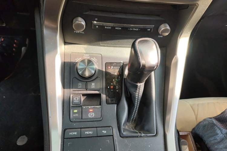Used Lexus NX 2018 300 Front-Drive Freeline Edition Gear Lever