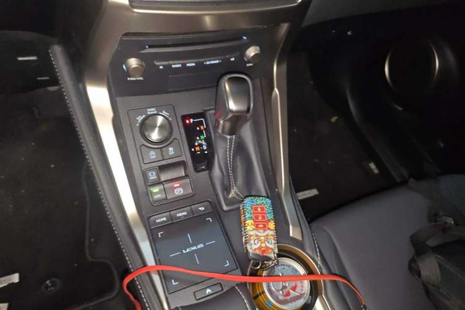 Used Lexus NX 2018 200 All-Wheel Drive FENGSHANG Version China VI Standard Gear Lever