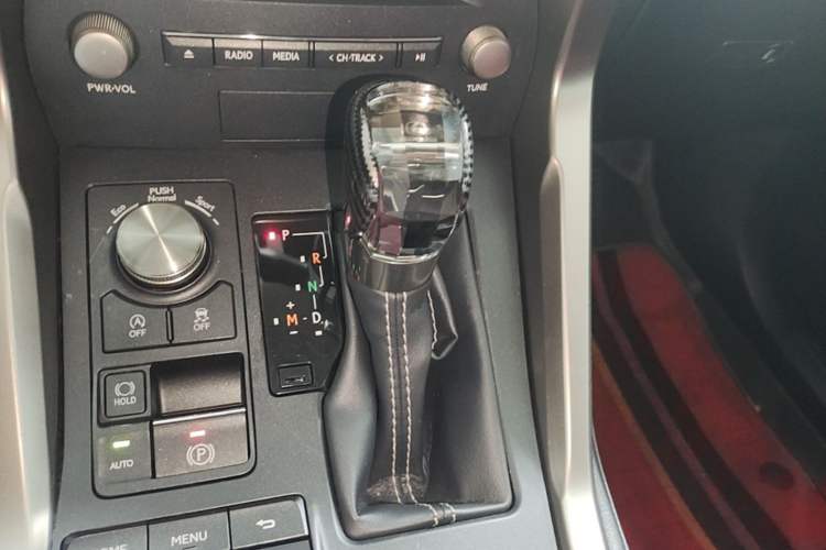 Used Lexus NX 2018 200 Front-Wheel-Drive Xingxing Edition China VI Standard Gear Lever