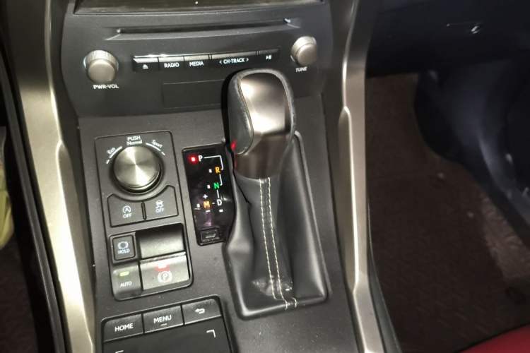 Used Lexus NX 2018 200 All-Wheel Drive FENGSHANG Version China VI Standard Gear Lever